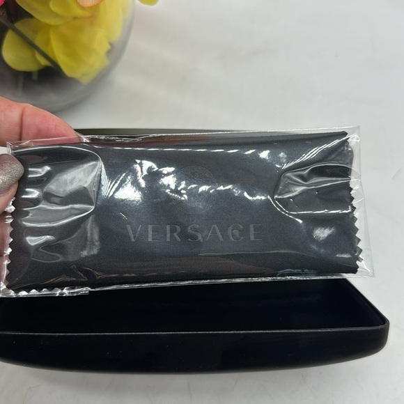 Versace Black Eyeglass Case with branded microfiber cleaning cloth - Picture 3 of 7